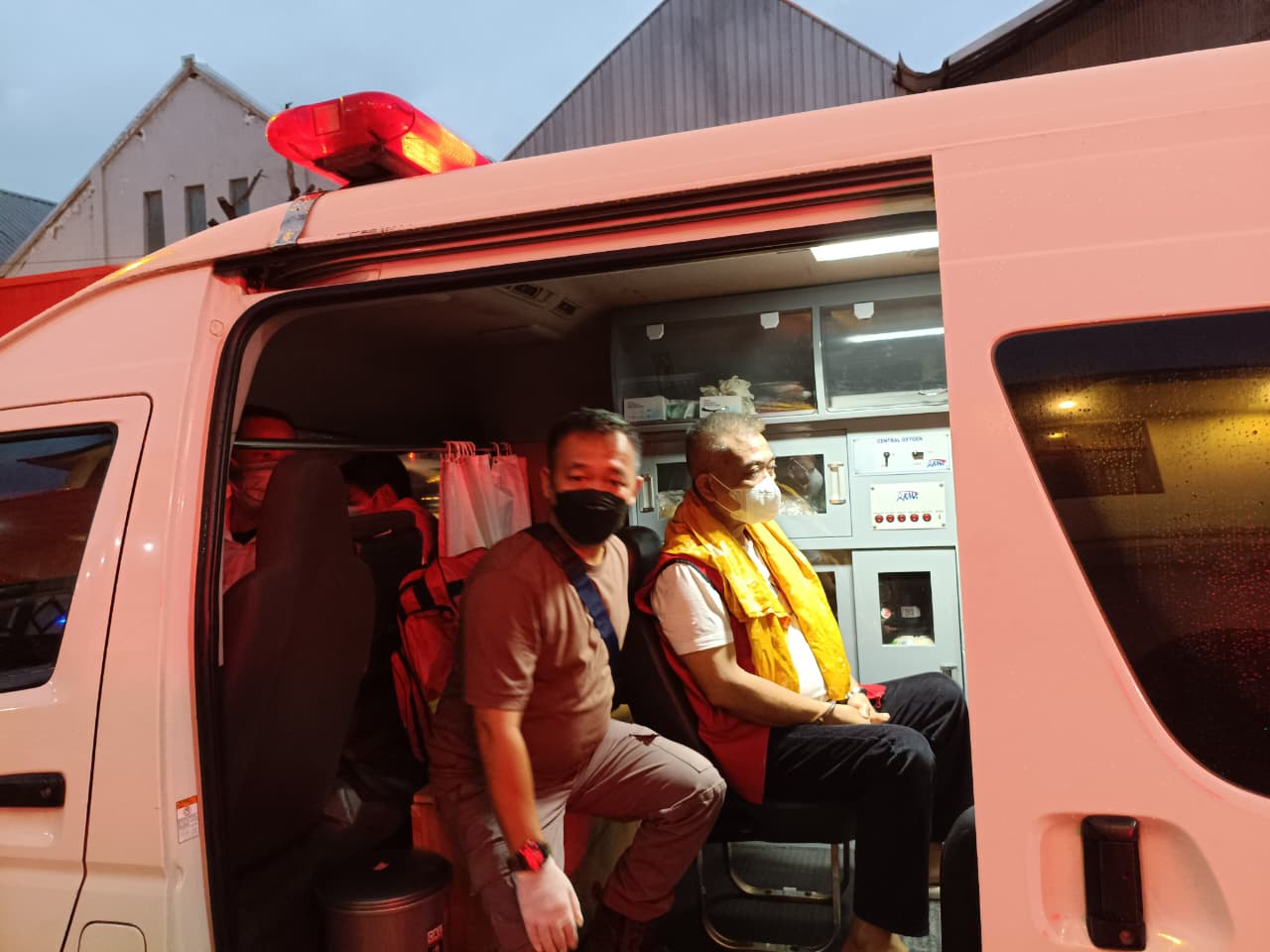 Mantan Walikota Cirebon Nashrudin Azis Dibantarkan ke RS Untuk Perawatan Jantung dan Paru