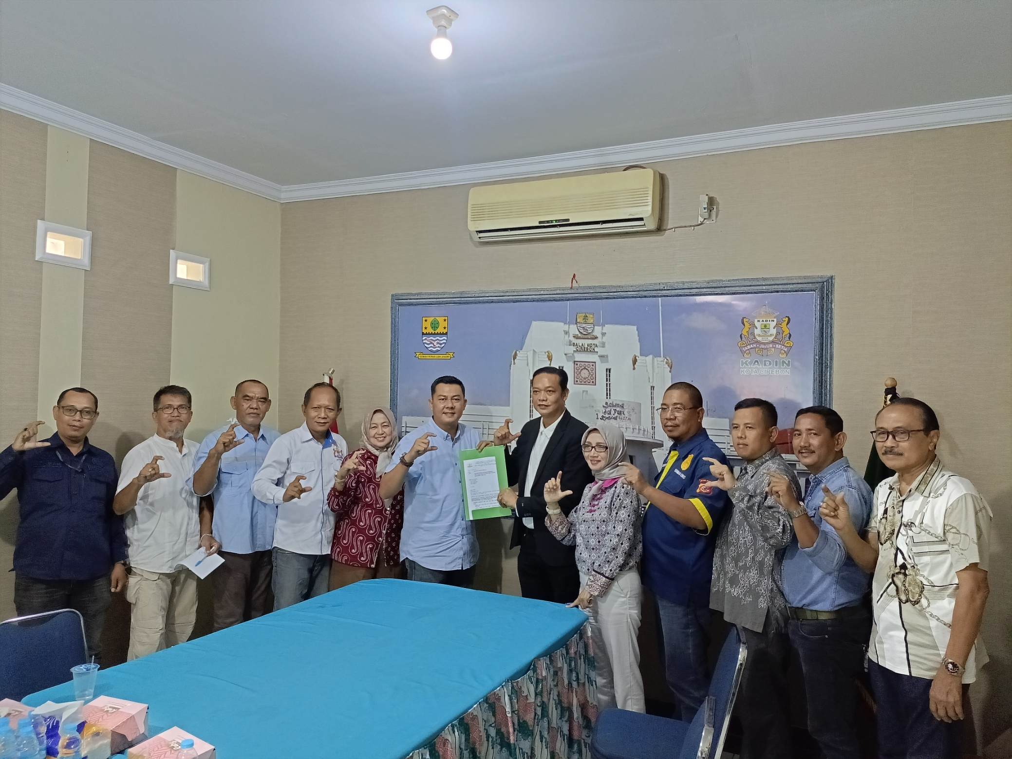 Lawan Eti, Syahadatta Tarigan Ikut Berebut Kursi Ketua Kadin Kota Cirebon