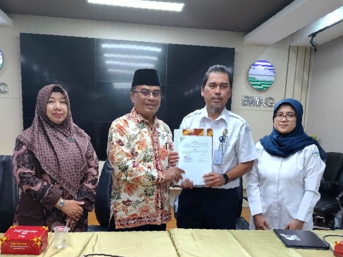 Fakultas Syariah UIN Siber Cirebon Kunjungi dan Teken MoU dengan BMKG