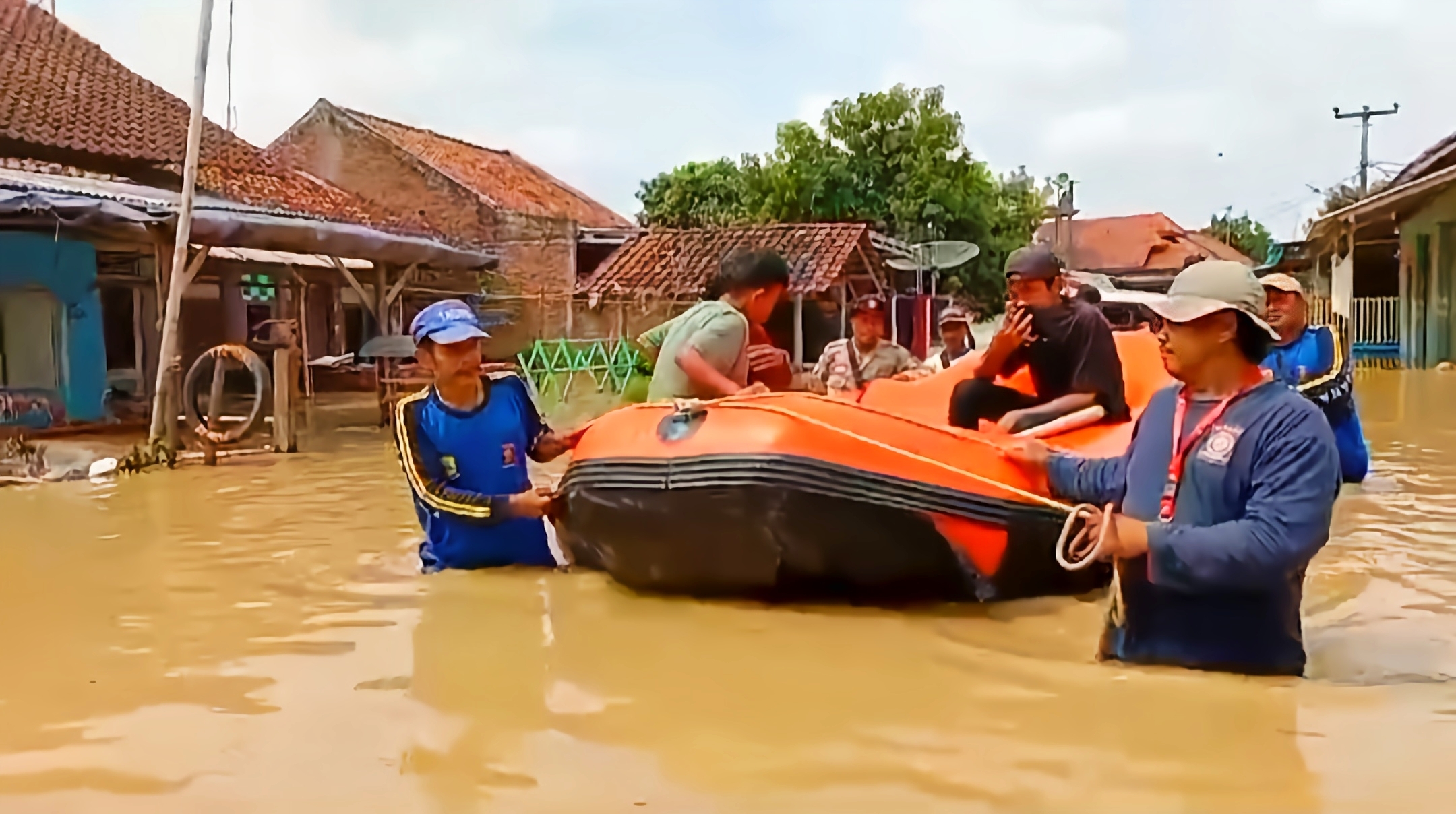 Banjir Kiriman Rendam Tiga Kecamatan