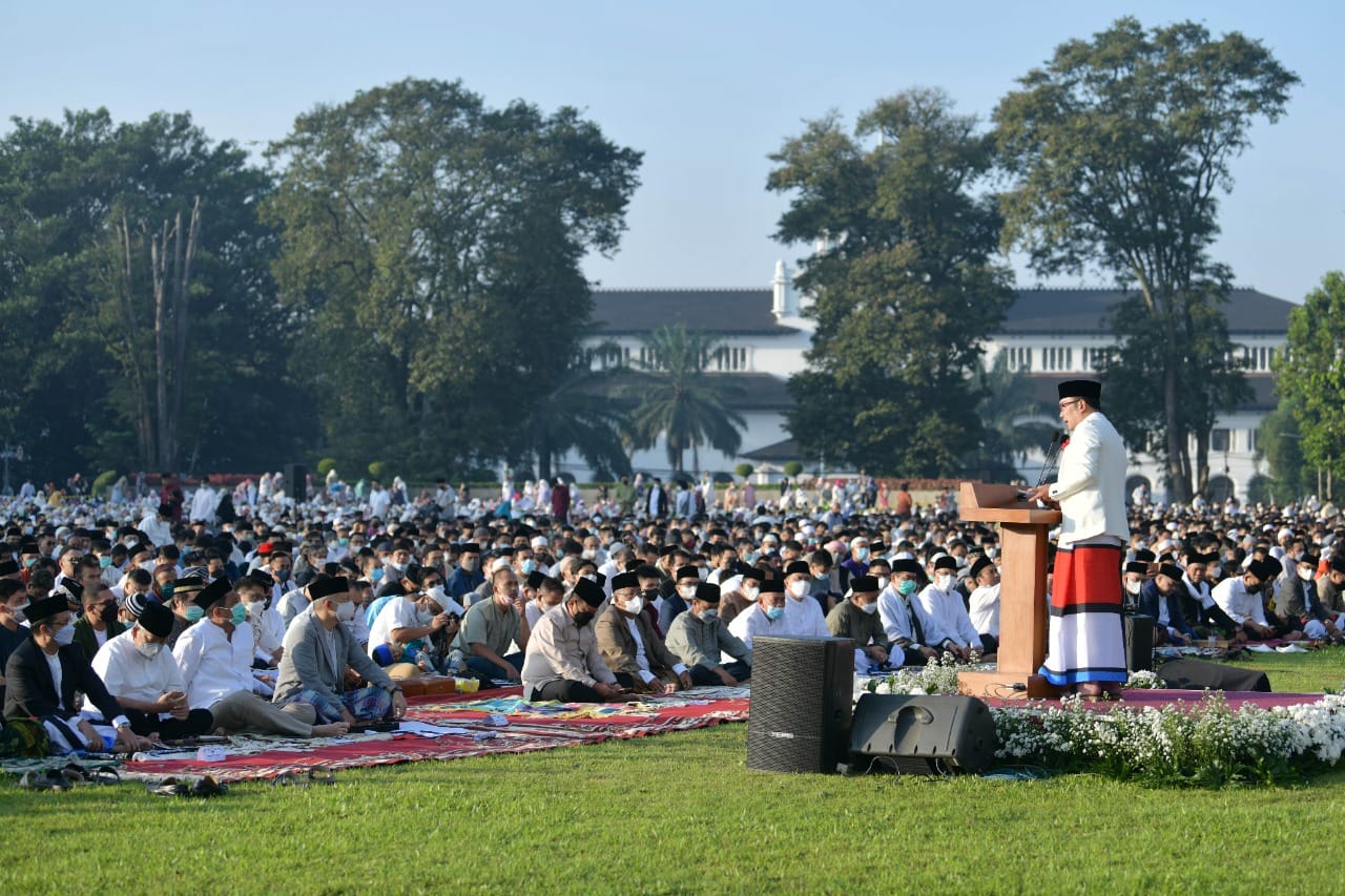 Salat Idulfitri di Gasibu, Ridwan Kamil: Meraih Kemenangan di Hari Bahagia