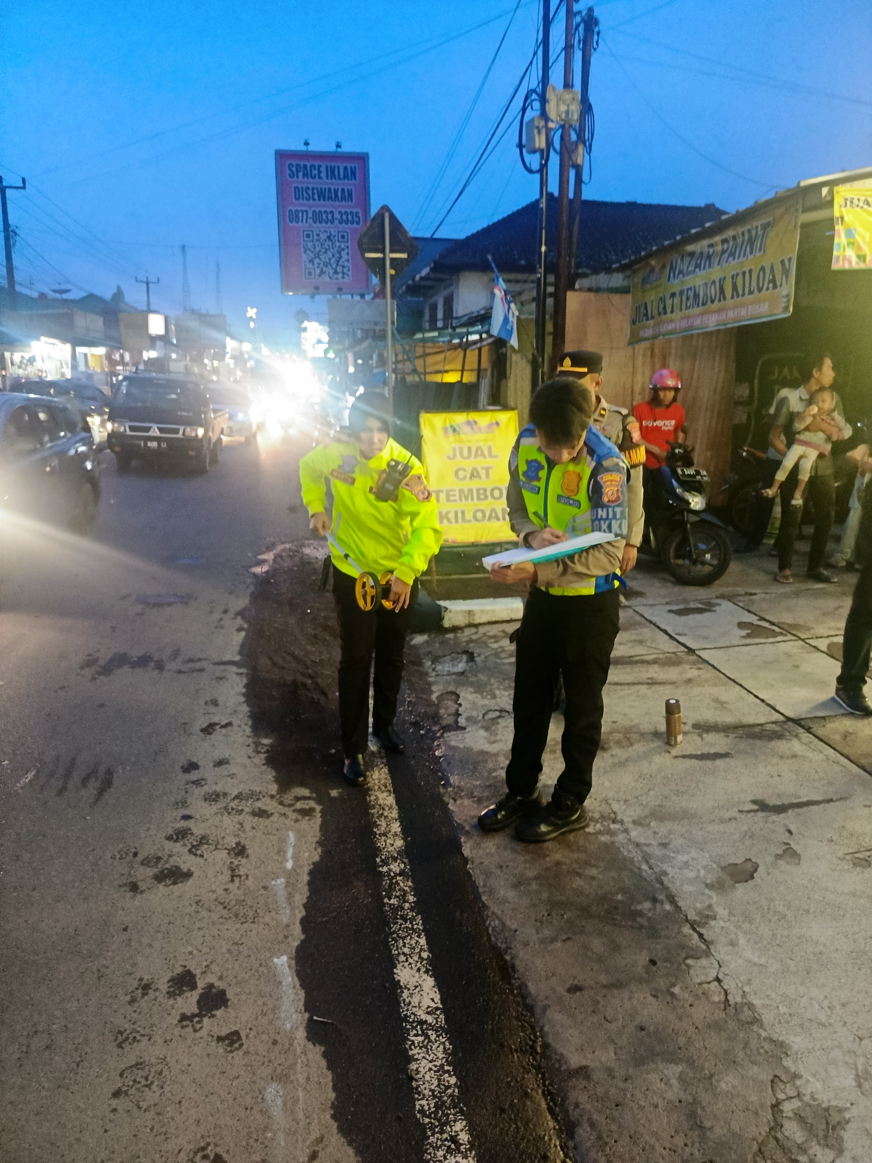 Pemotor Terlindas Truk di Cilimus, Petugas Temukan Penyebab Kecelakaan