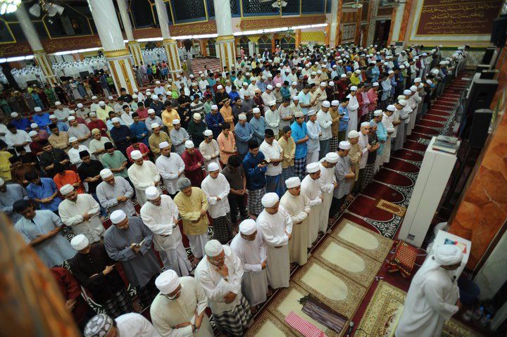 Bacaan Niat Sholat Tarawih Berjamaah Beserta Urutan Tata Caranya