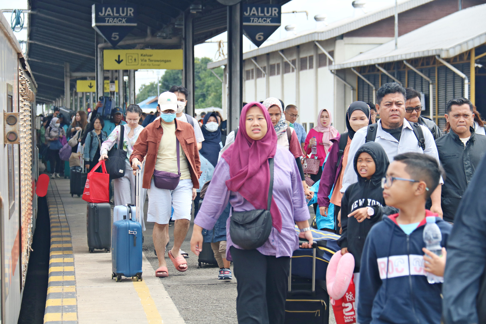 KAI Daop 3 Jalankan KA Cirebon Fakultatif untuk Kereta Tambahan Lebaran, Tiketnya Segera Dijual