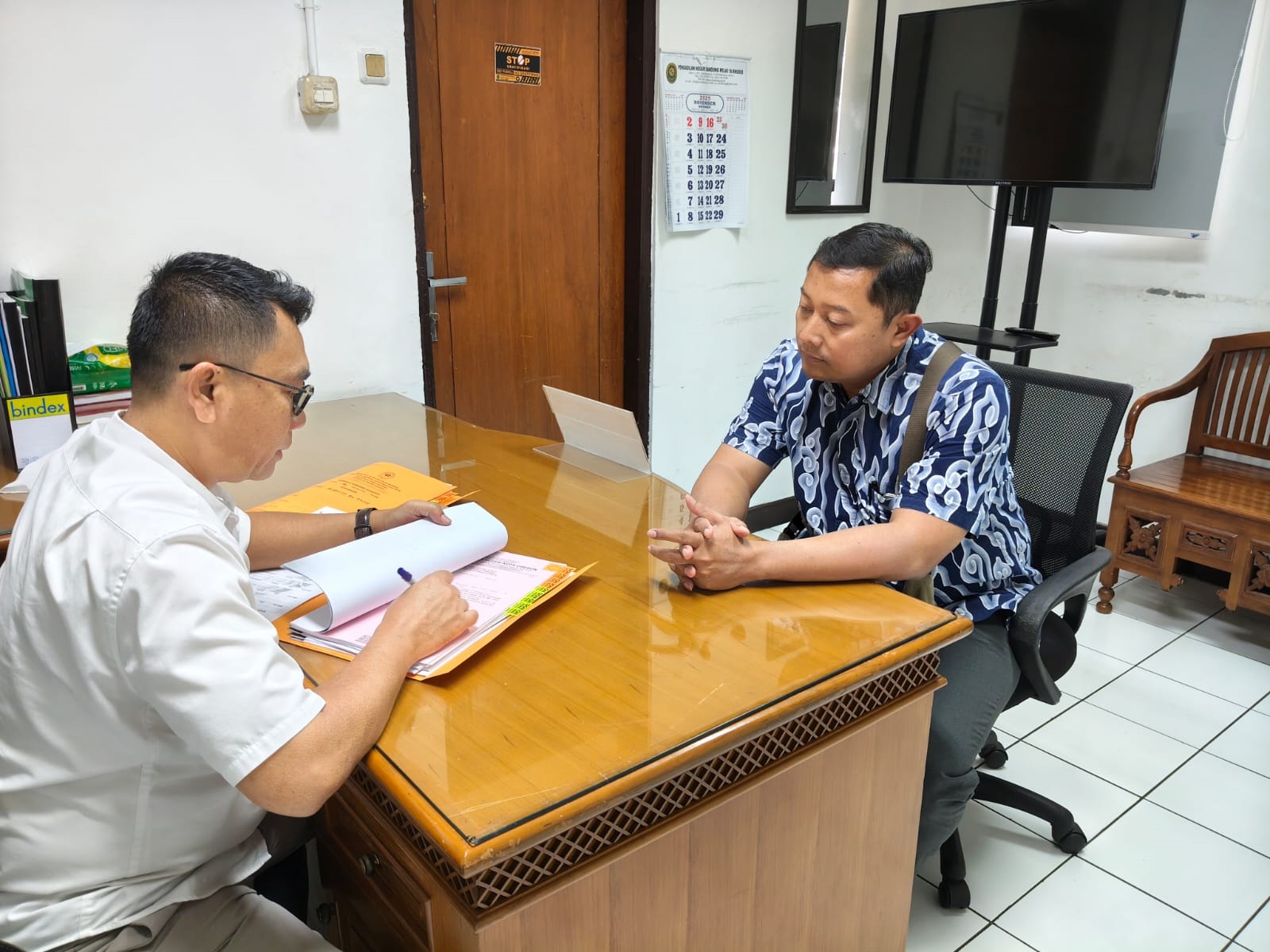 Kejaksaan Negeri Kota Cirebon Limpahkan Kasus Korupsi PIP SMAN 7Kota Cirebon ke Pengadilan Bandung