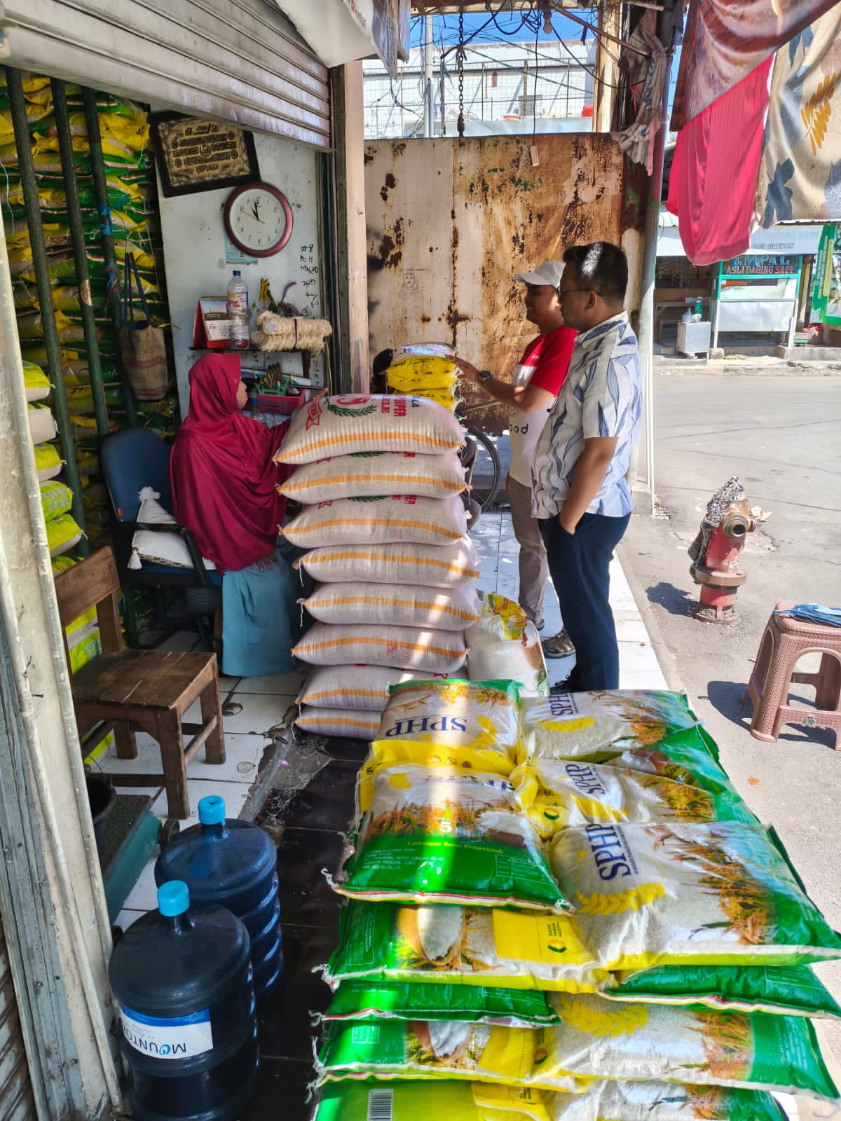 Bulog dan Pemda Perkuat Distribusi Beras SPHP, Stok Beras Nasional Capai 5,3 Juta Ton