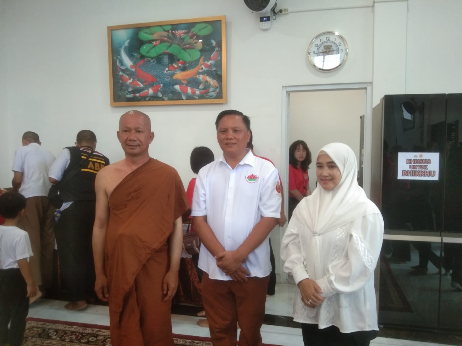 Wawali Siti Farida Sambut 32 Biksu Thudong di Kota Cirebon