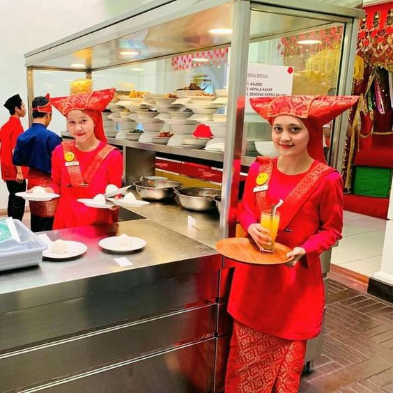 Razia Rumah Makan Padang di Cirebon oleh Ormas Minang