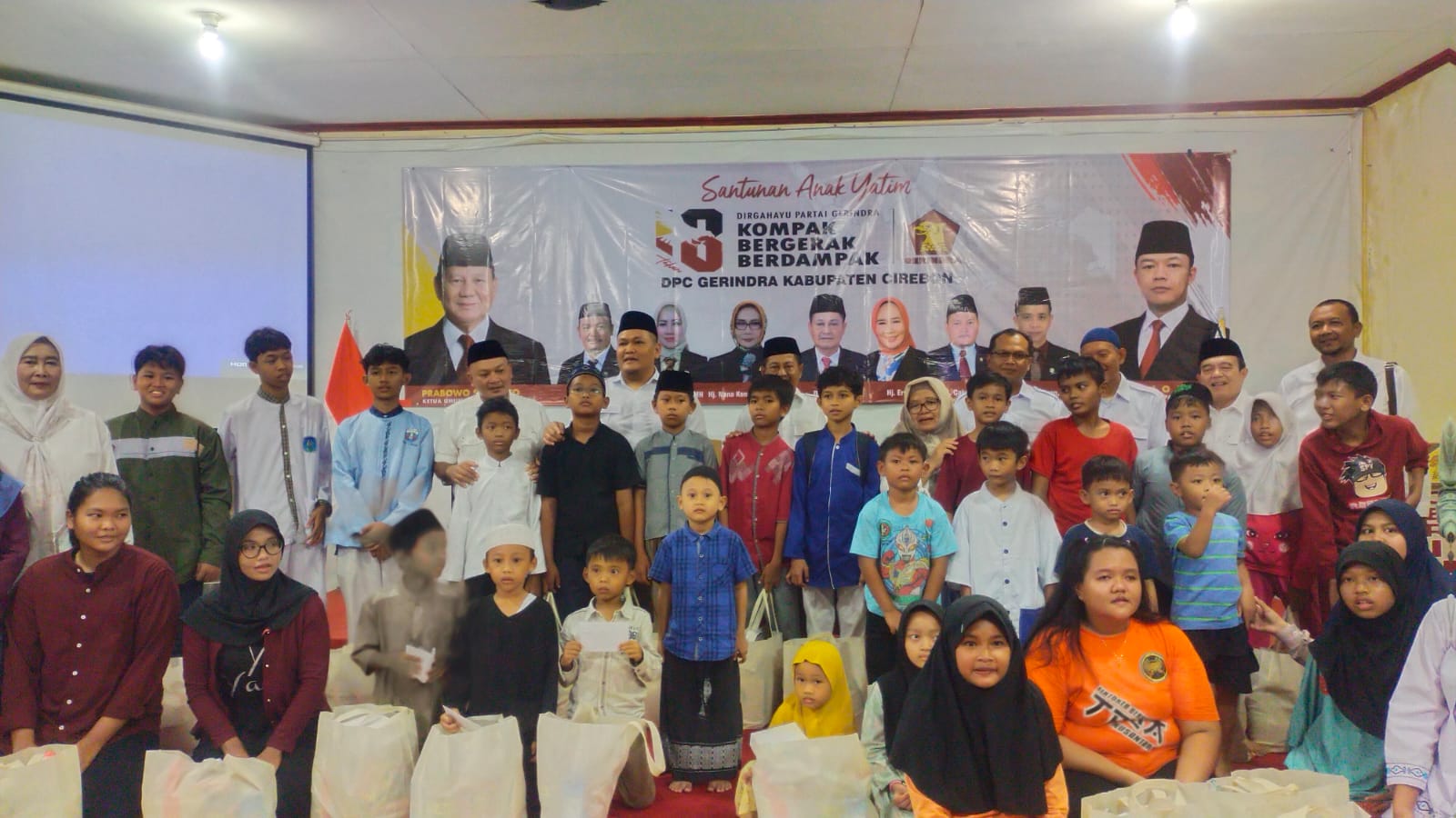 HUT ke-18 Gerindra, DPC Kabupaten Cirebon Pilih Berbagi dengan Anak Yatim