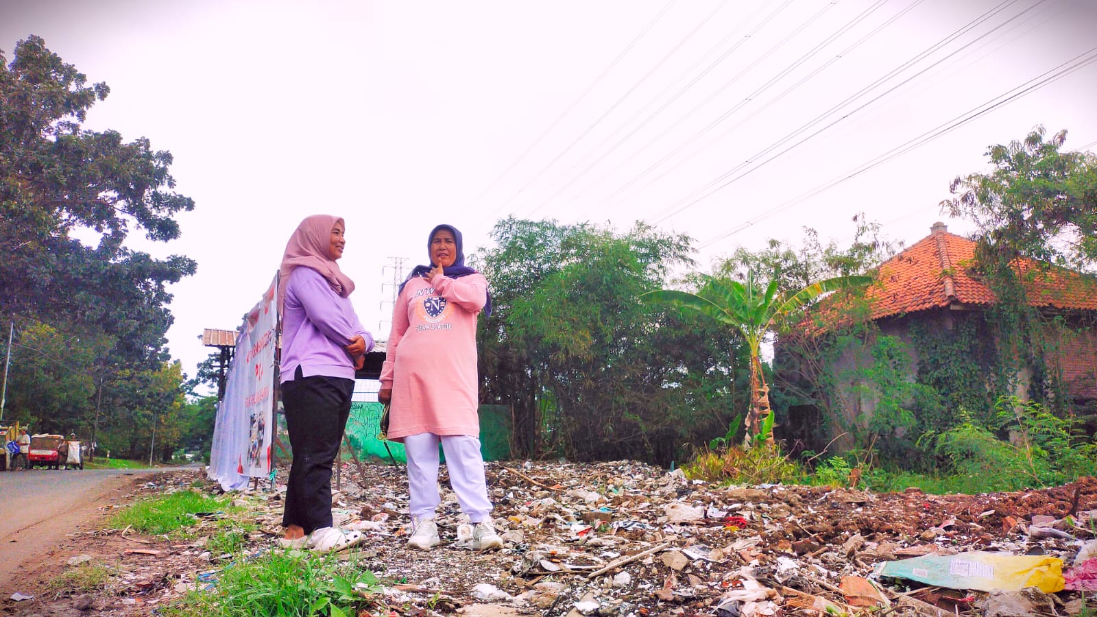 Sampah Liar di Samping PCL Dibersihkan, Warga Minta DLH Segera Perbaiki TPS 