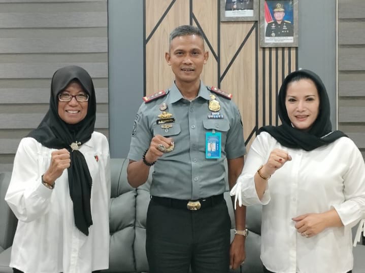 Mantan Kepala Imigrasi Cirebon Pungki Handoyo Bantu Anak Korban Kekerasan