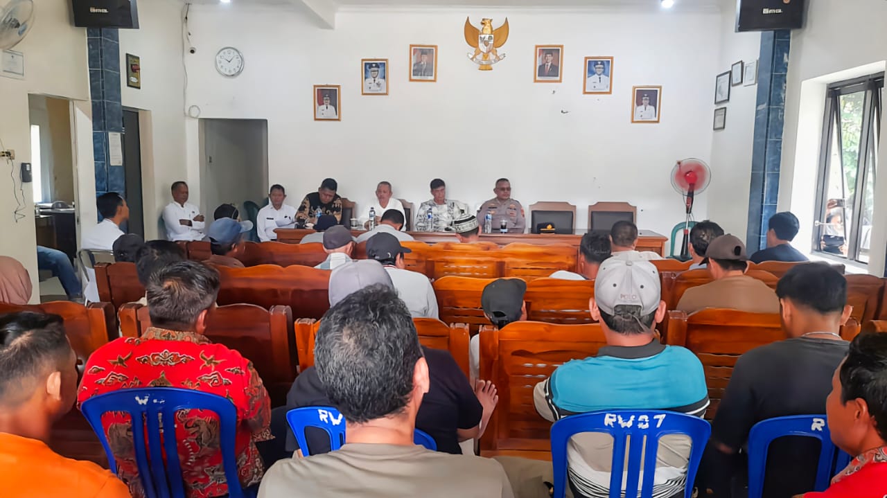 Warga Desa Cipanas Pertanyakan Transparansi Dana Desa, Pemerintah Siap Buka-Bukaan