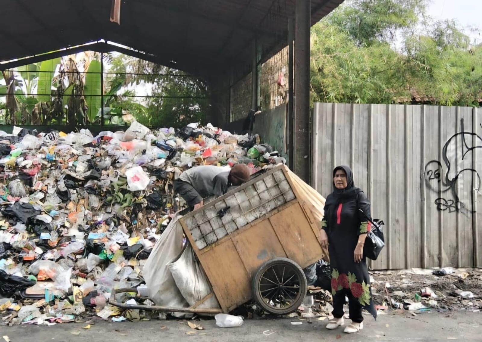 Darurat Sampah! TPS Kecomberan Menggunung Lagi, Warga PCL Murka