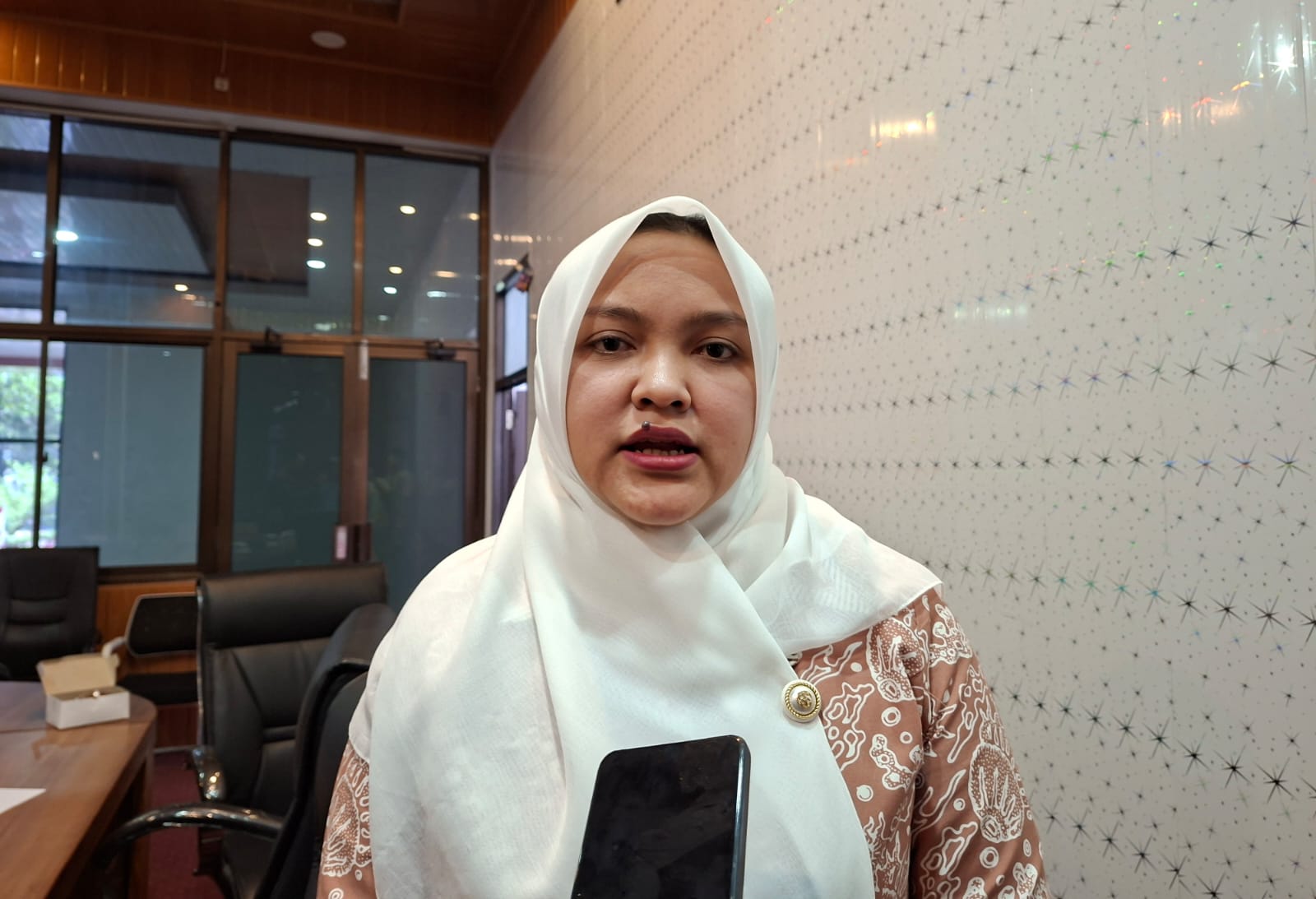 DPRD Segera Panggil KONI, Polemik Parkir SOR Watubelah Melebar ke Aset Daerah