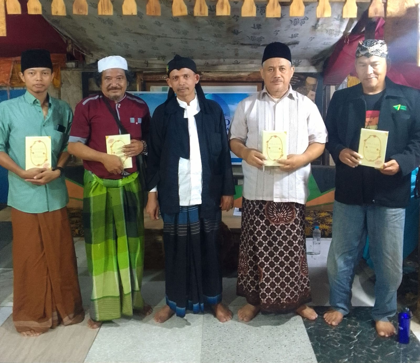 Majelis Kebun Sufi Cirebon Miliki Tradisi Literasi, Terbitkan Buku Manaqib Siti Fatimah