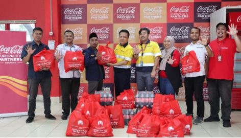 Berkah Ramadan: CCEP Indonesia Berbagi Kebahagiaan Salurkan Ribuan Paket Lebaran 