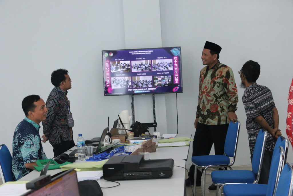 Kunjungan Monitoring Ujian SSE UM-PTKIN 2024 di Panlok  UIN Siber Syekh Nurjati Cirebon