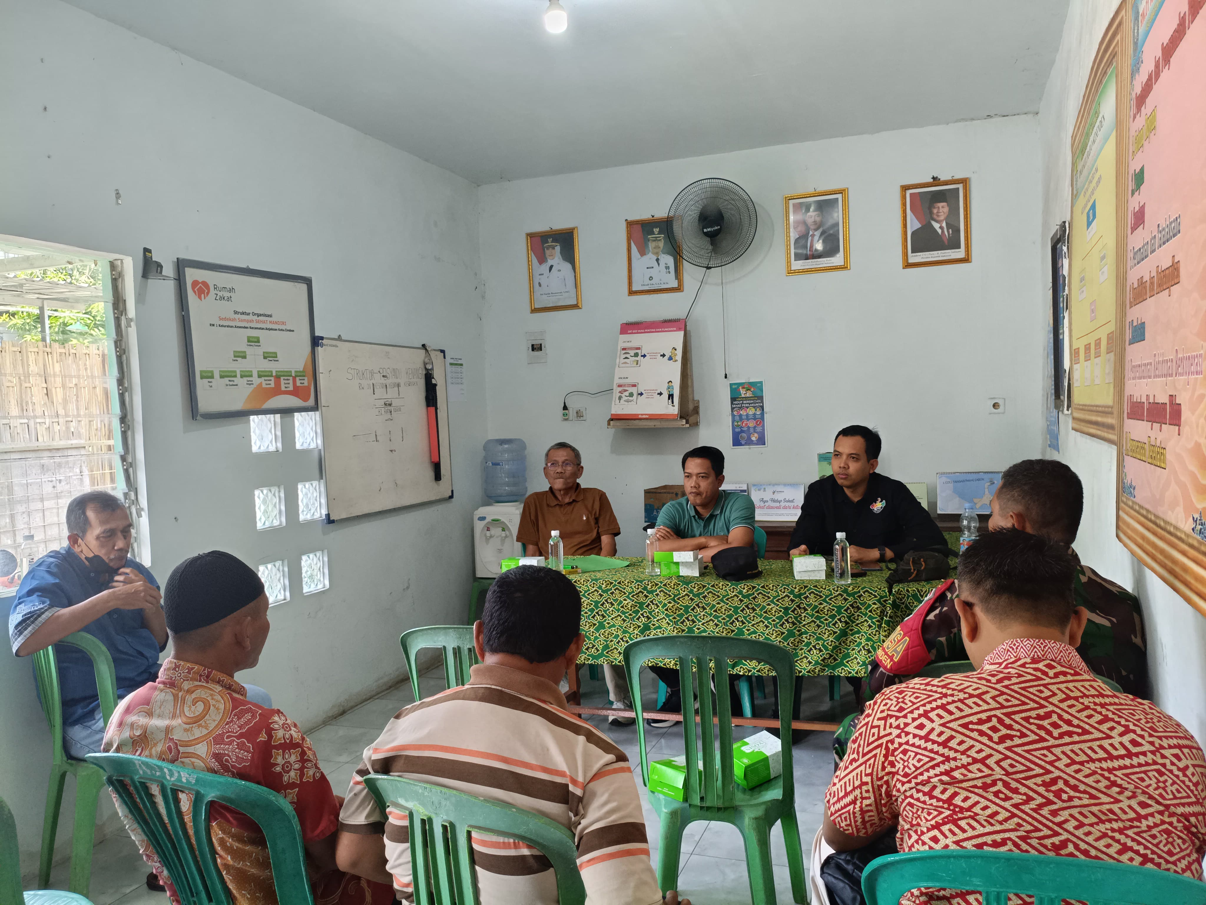 Kelurahan Kesenden Bahas Penguatan Kelembagaan dan Evaluasi Pembagian Wilayah RT/RW