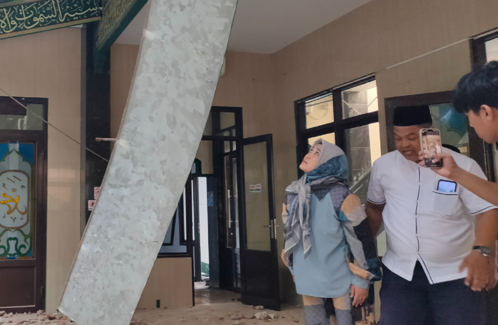 Masjid di RW 19 Larangan Timur Roboh, Bacawawalkot Siti Farida Rosmawati Sigap Langsung Turun ke Lapangan