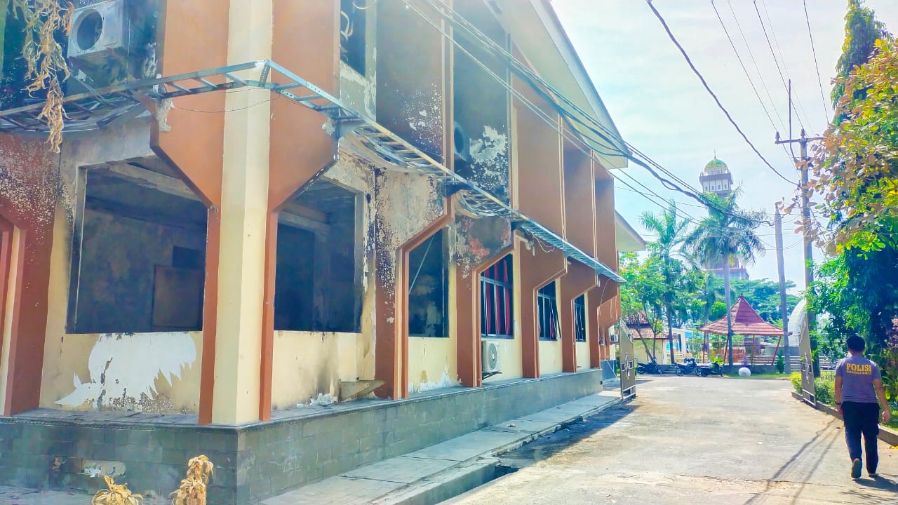 Kerugian Akibat Penjarahan dan Perusakan Kantor DPRD Kabupaten Cirebon Capai Rp 7,9 Miliar