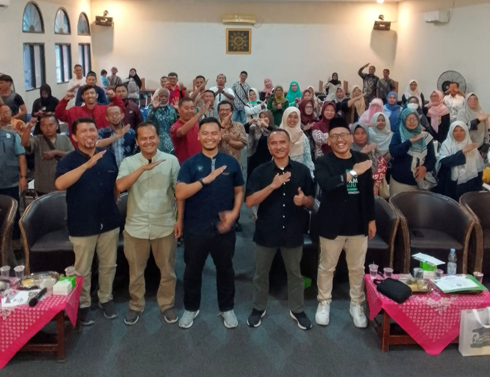 SUMU dan LP UMKM Muhammadiyah Kabupaten Cirebon Beri Pelatihan Strategi Pengembangan Usaha