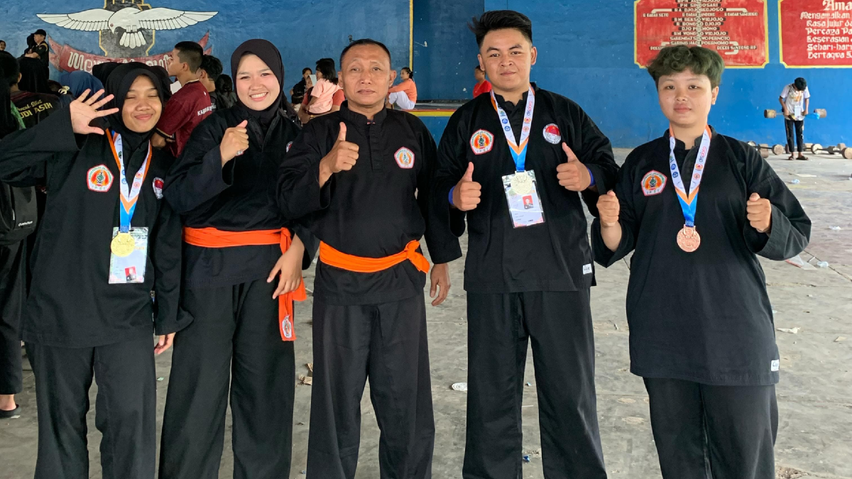 Empat Mahasiswa Itekes Mahardika Cirebon Menjadi Juara dalam Kejuaraan Pencak Silat Nasional