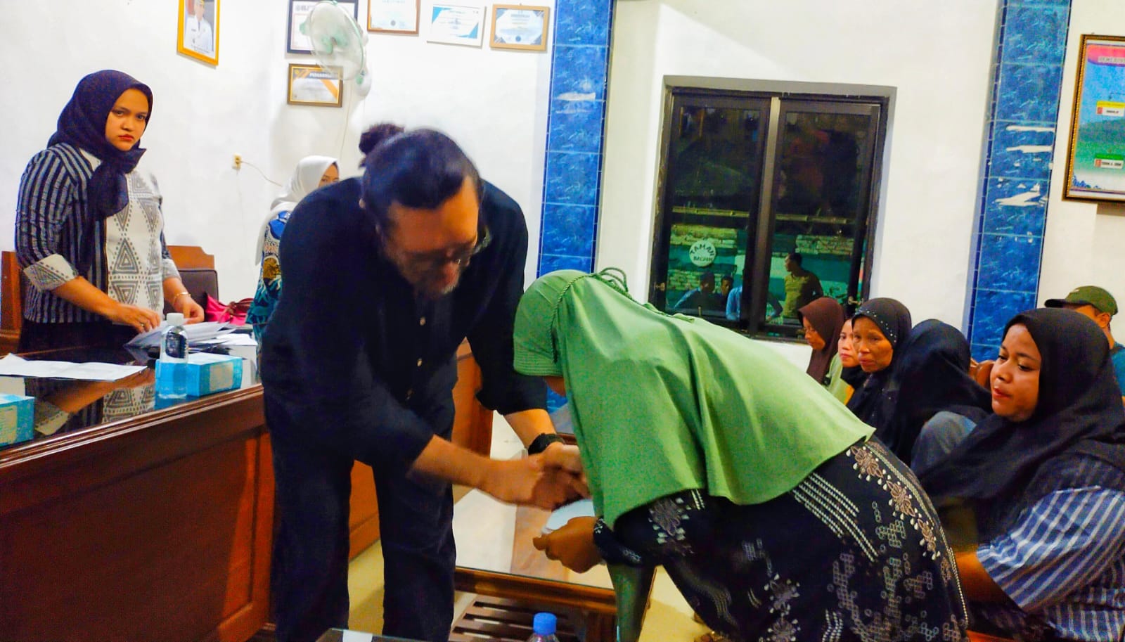 Duka Longsor Gunung Kuda, Fraksi PDI Perjuangan Bawa Bantuan dan Komitmen Kemanusiaan