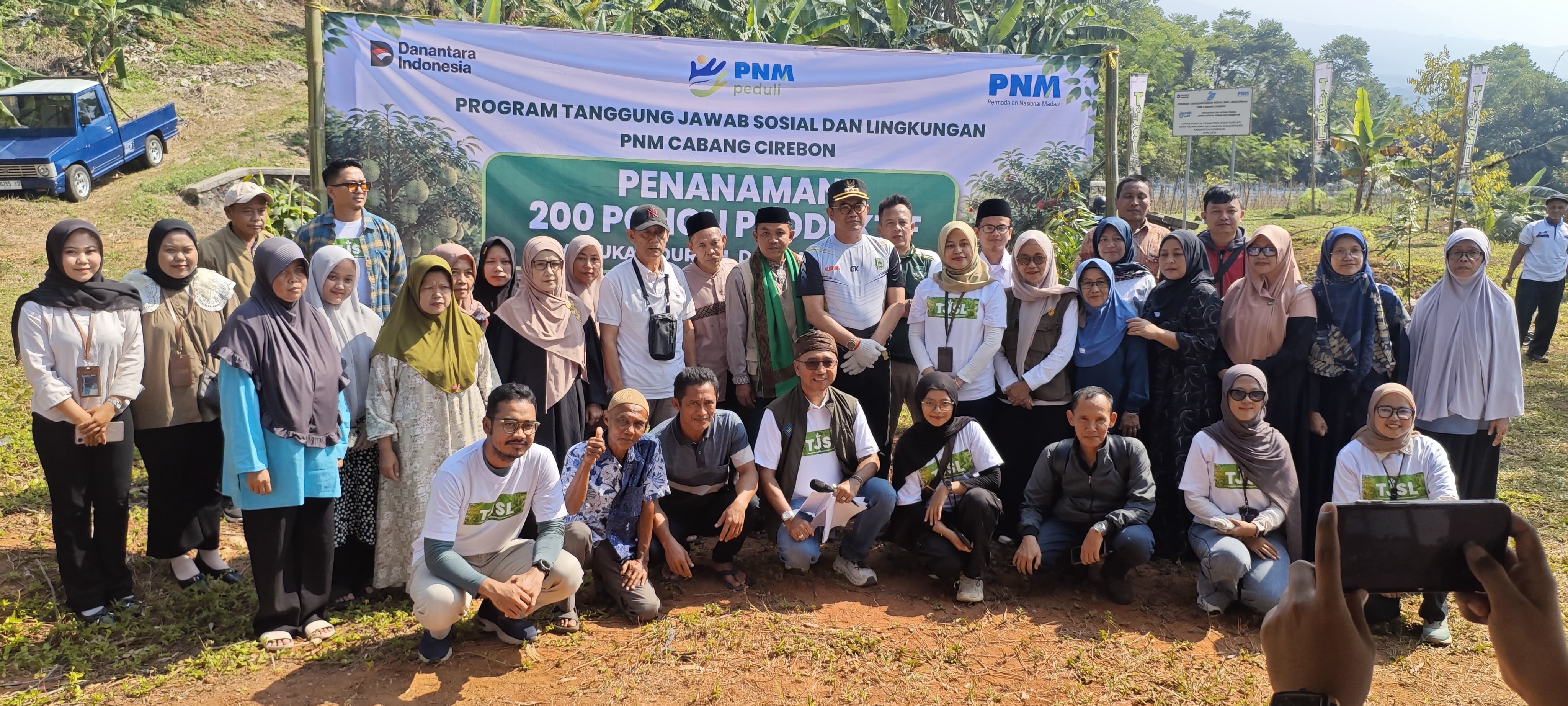 PNM Cirebon Tanam 200 Pohon Produktif di Kuningan, Perkuat Lingkungan dan Ketahanan Pangan