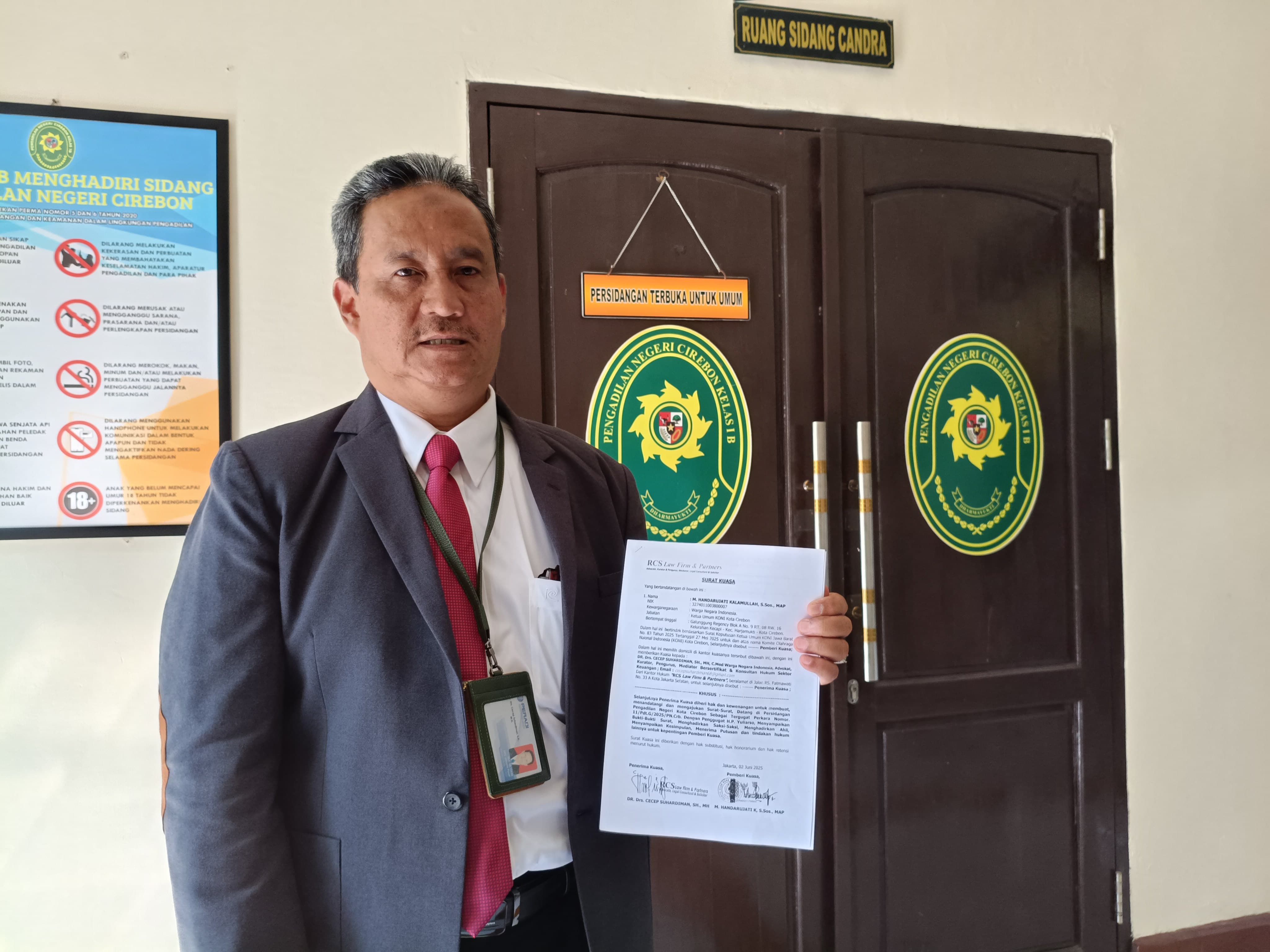 Kuasa Hukum Ketua KONI Kota Cirebon Dr Drs Cecep Suhardiman SH MH CMed Hadiri Sidang Gugatan Yuliarso