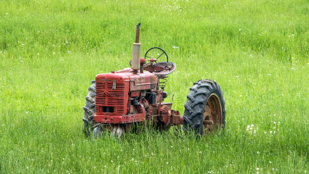 Traktor Bajak Sawah Mini yang Menjadi Solusi Modern untuk Pertanian Skala Kecil