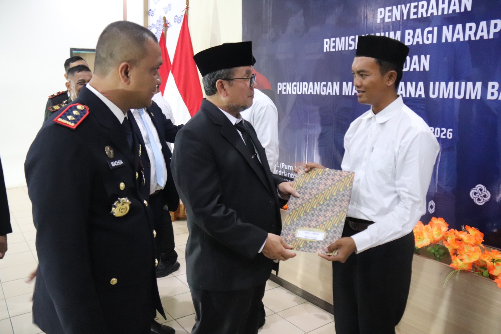 1.279 Warga Binaan Lapas Narkotika Terima Remisi, Bupati Imron Tekankan Peran Keluarga dan Pembinaan UMKM