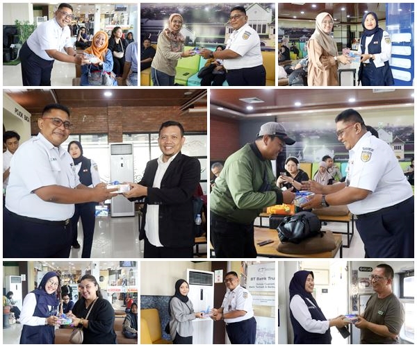 KAI Daop 3 Cirebon Rayakan Hari Pelanggan Nasional bersama Para Penumpang KA