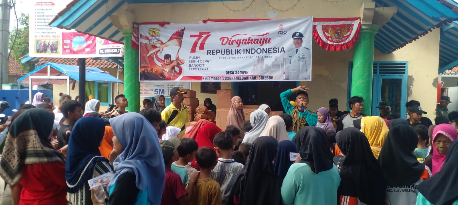 Perayaan HUT RI di Desa Sampih, Perempuan yang Berusia 77 Tahun Terima Hadiah Spesial 