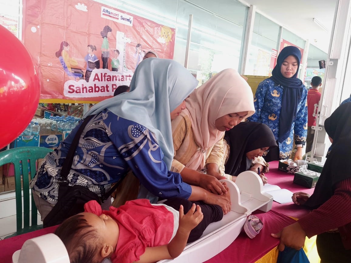 Alfamart Sahabat Posyandu Hadir di 100 Titik Lokasi, Fokus Edukasi dan Kesehatan Balita