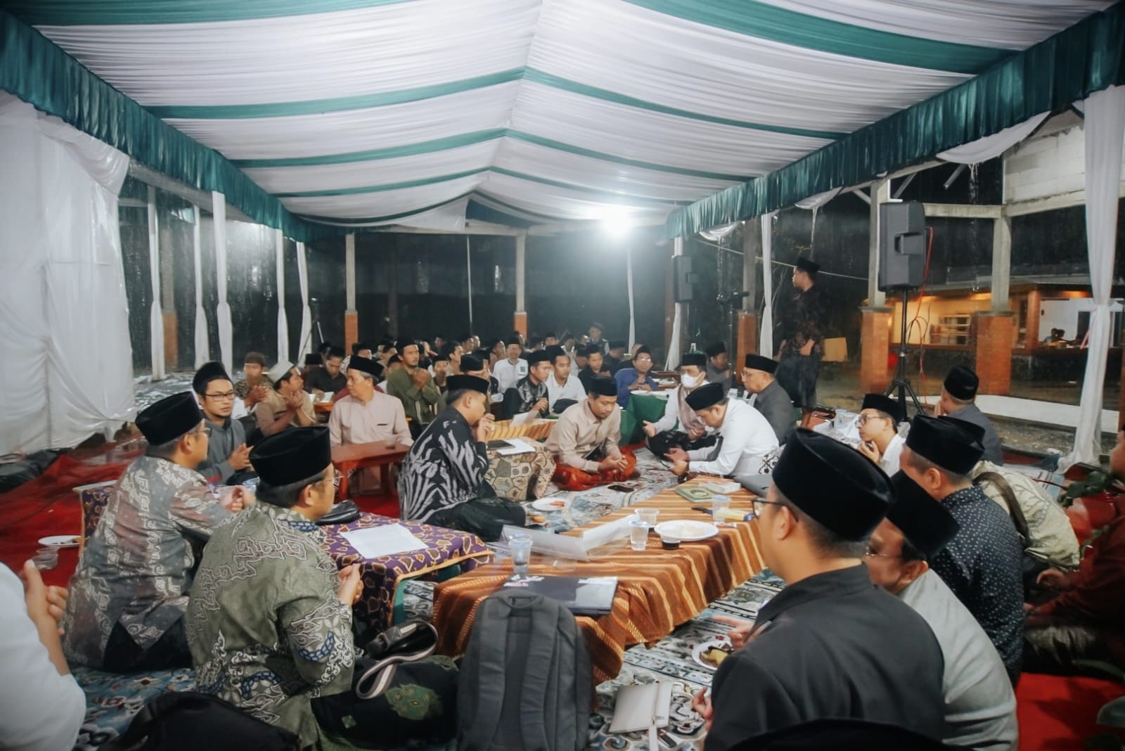 Zakat Profesi Jangan Gunakan Standar Emas 14 Karat