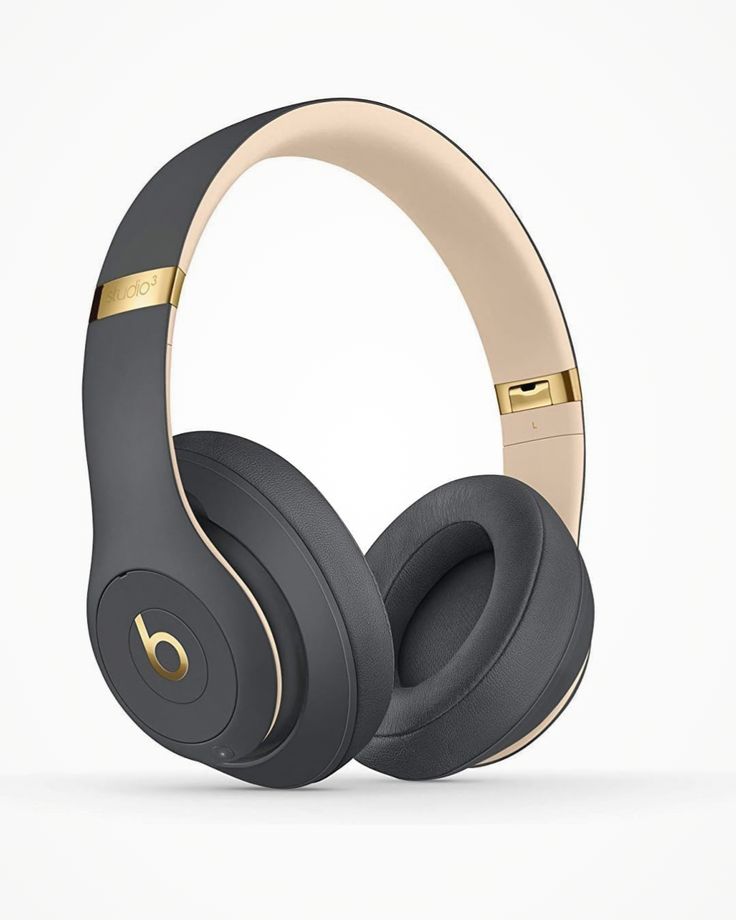 Perang Headphone Terbaru: Dyson OnTrac vs AirPods Max! Mana yang Paling Cocok Buat Warga Majalengka Traveling?