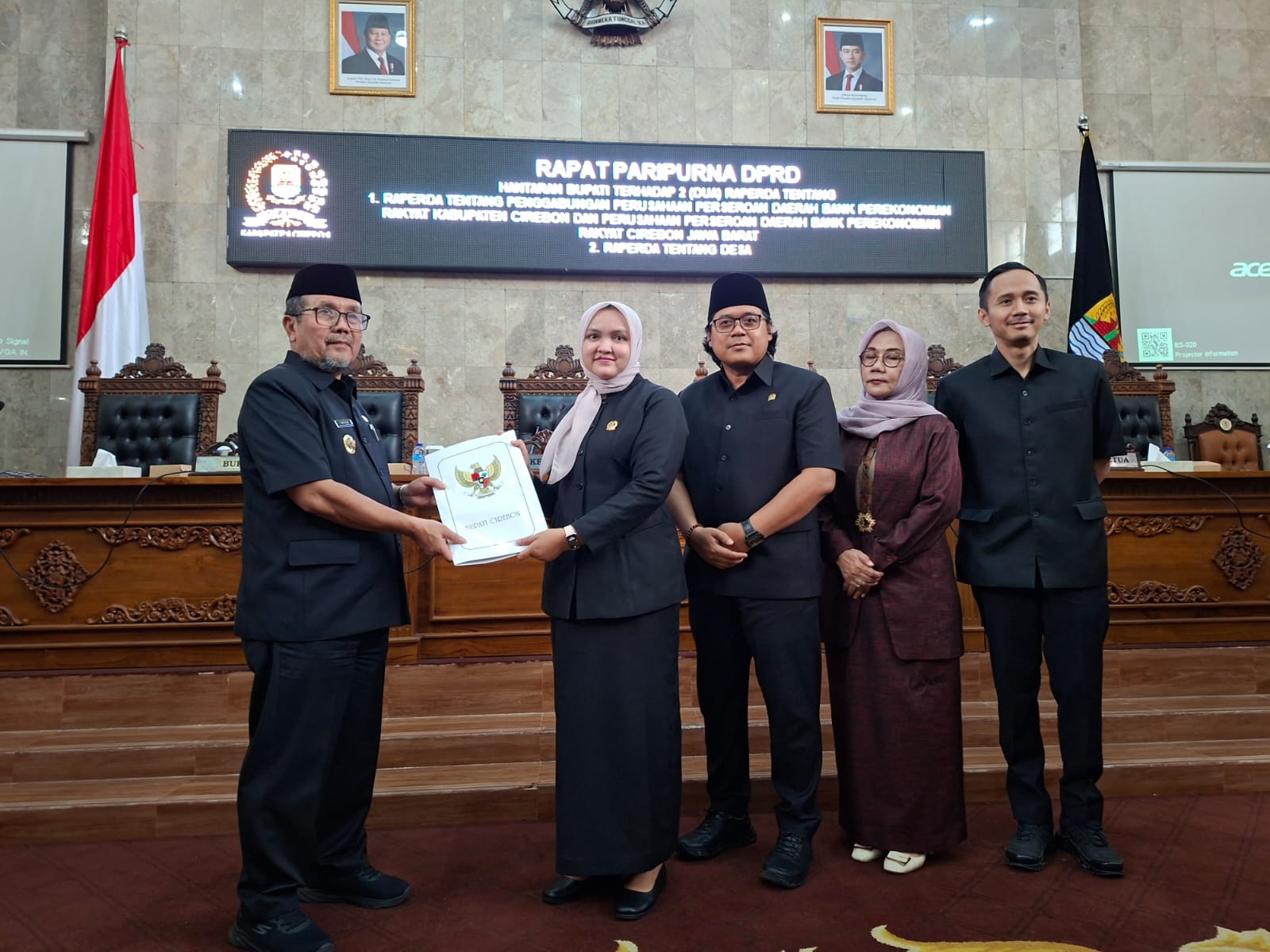 DPRD Kabupaten Cirebon Gelar Paripurna Hantaran Bupati atas Dua Raperda