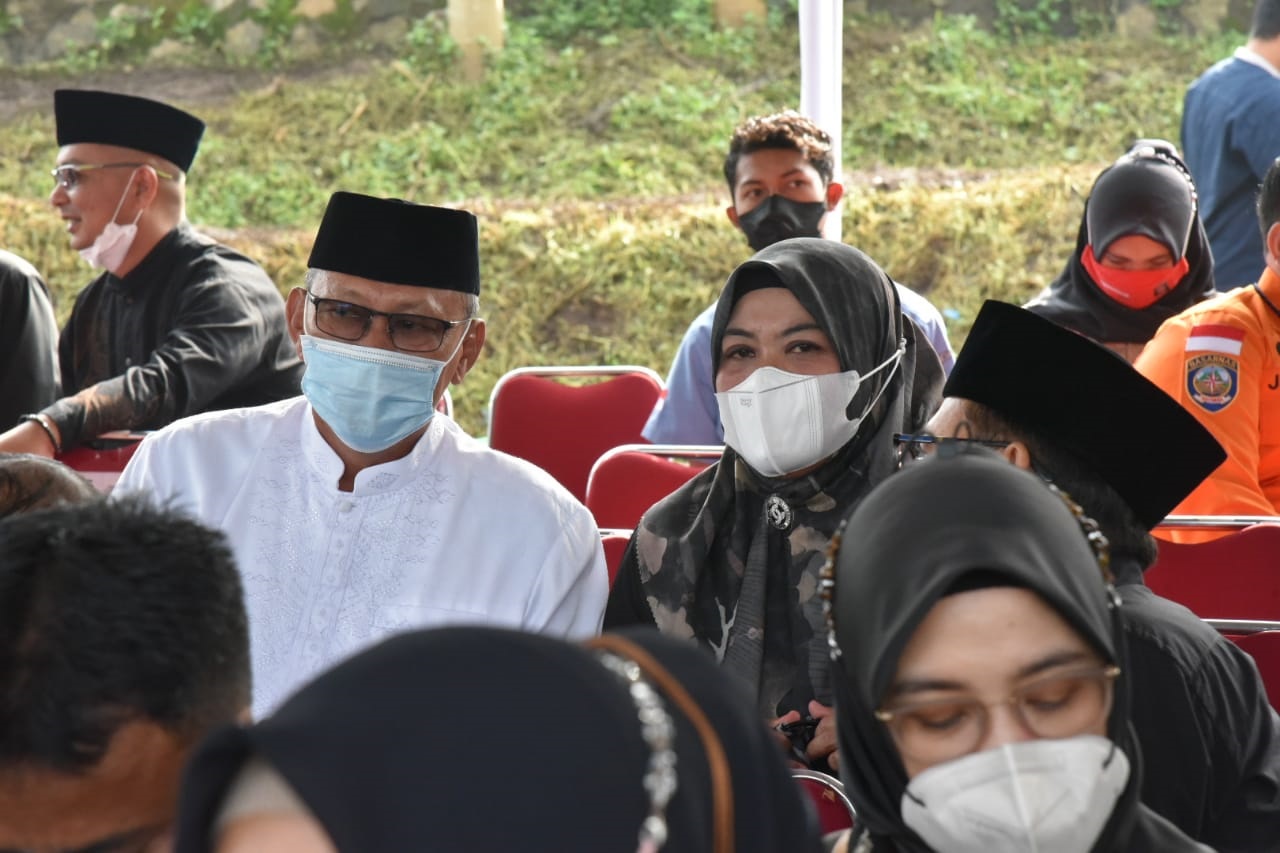 Bupati Acep Hadiri Pemakaman Eril di Bandung