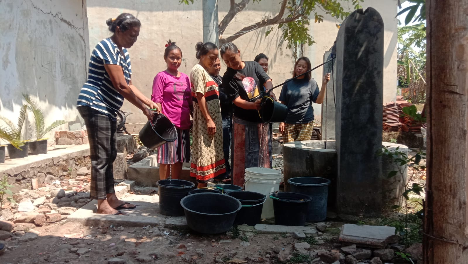 Masyarakat Desa Seseupan Cirebon Kesulitan Air Bersih, Bantuan Sumur Pantek Tidak Bisa Digunakan