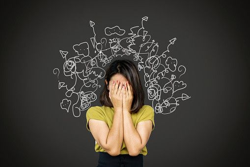 Cara Mengatasi Overthinking di Malam Hari agar Tidur Lebih Nyenyak