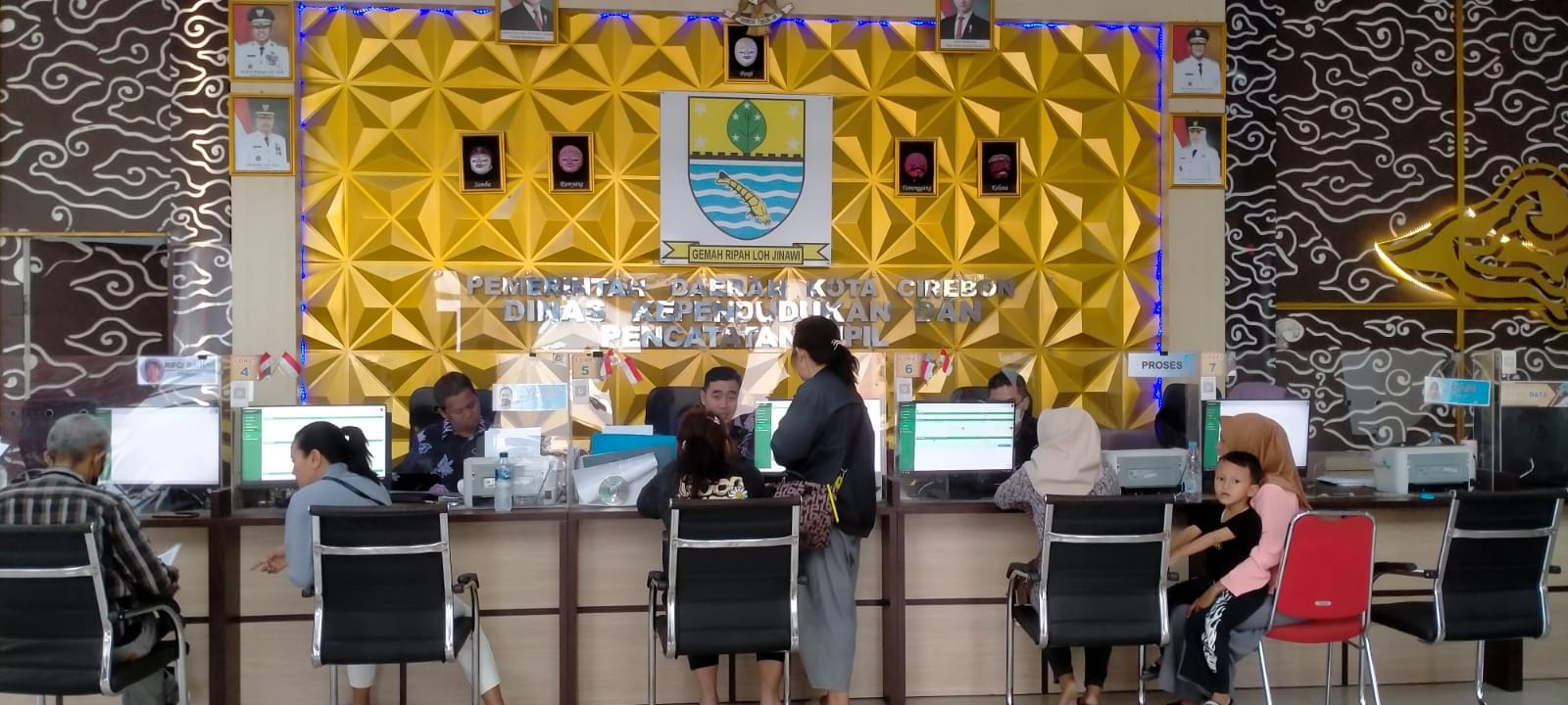 Disdukcapil Kota Cirebon Cetak 27.704 KTP Selama Januari-September
