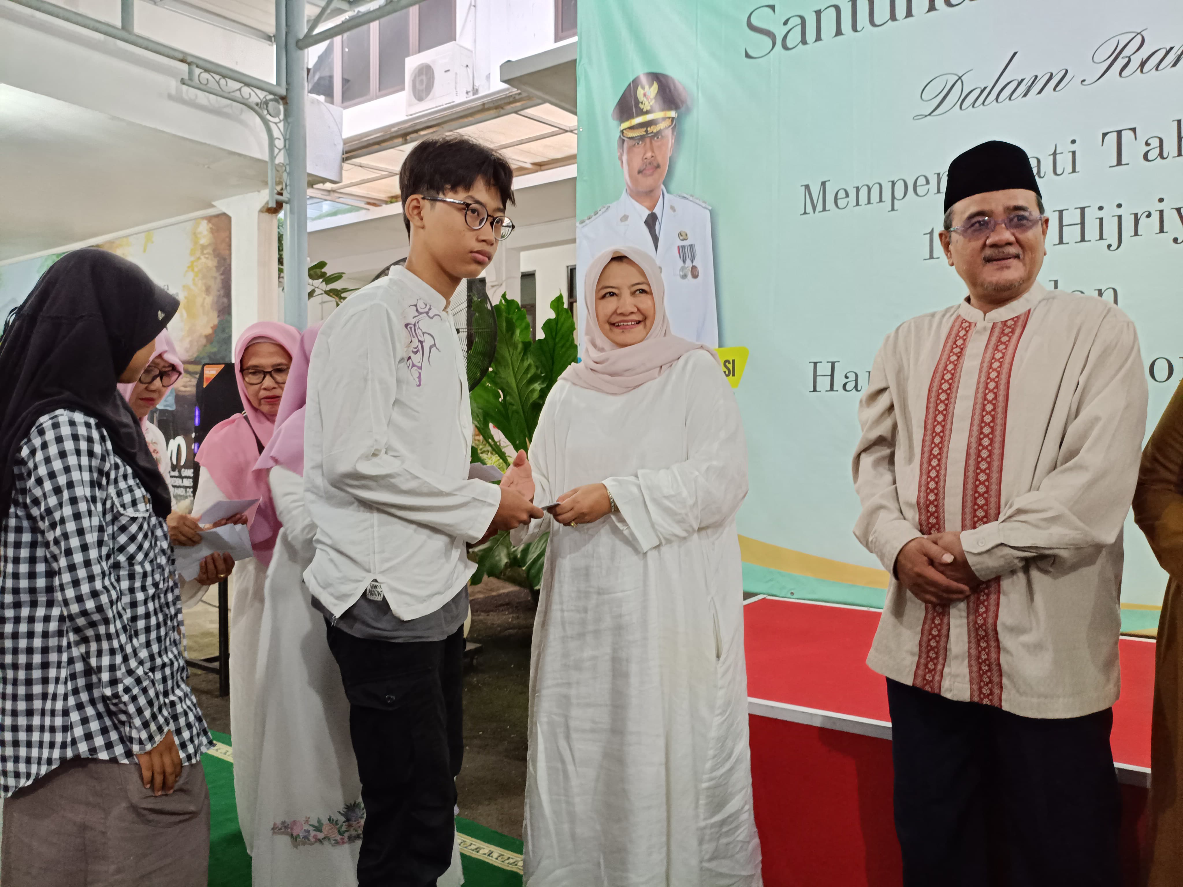 TP PKK Kota Cirebon Santuni 50 Anak Yatim, Targetkan Menyentuh Seluruh Kelurahan