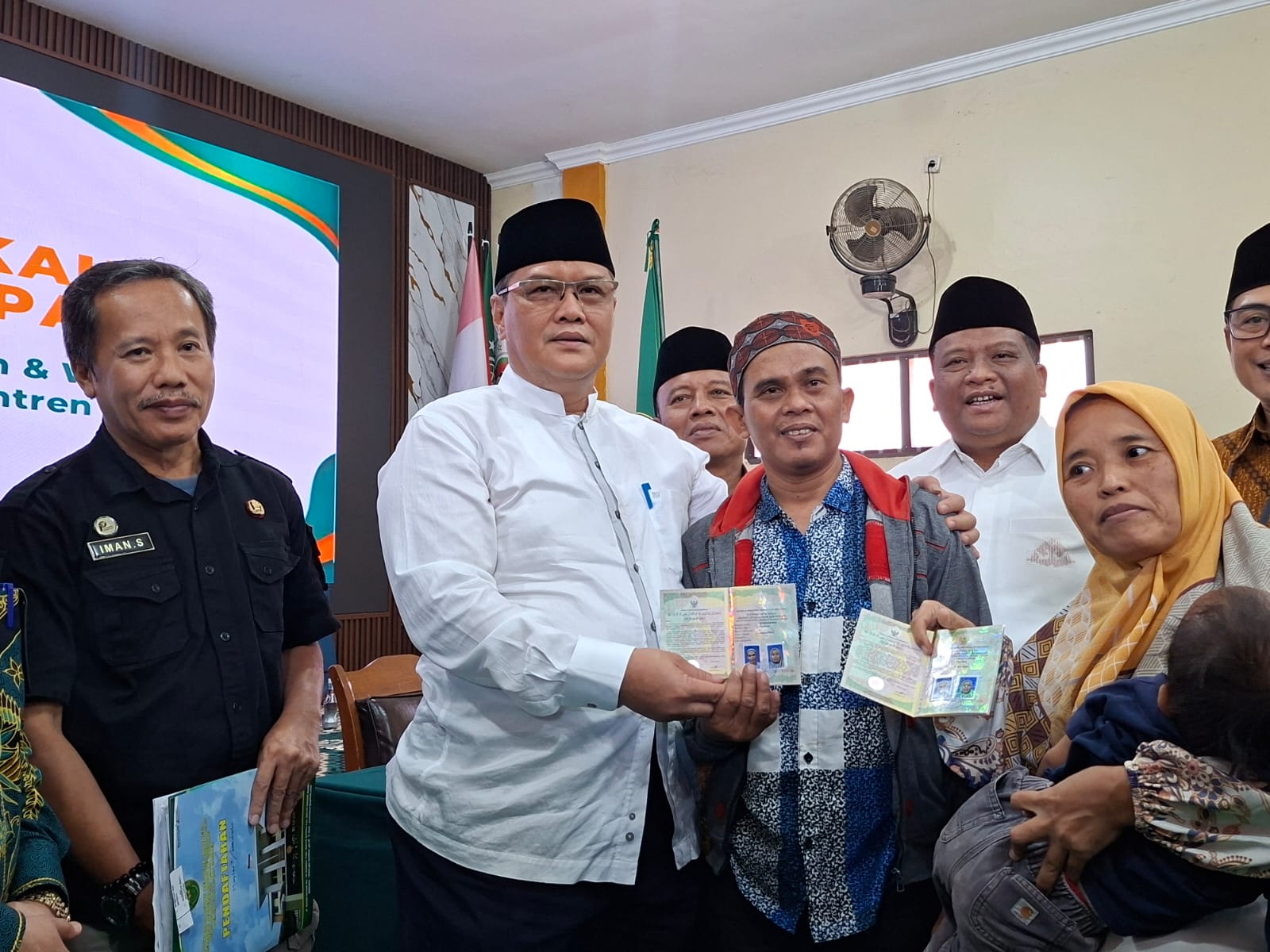 Kemenag Bantu 23 Pasangan Peroleh Buku Nikah