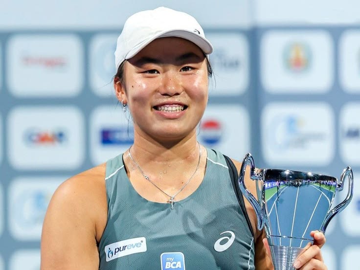 Profil Janice Tjen: Petenis Muda Indonesia yang Curi Perhatian Dunia