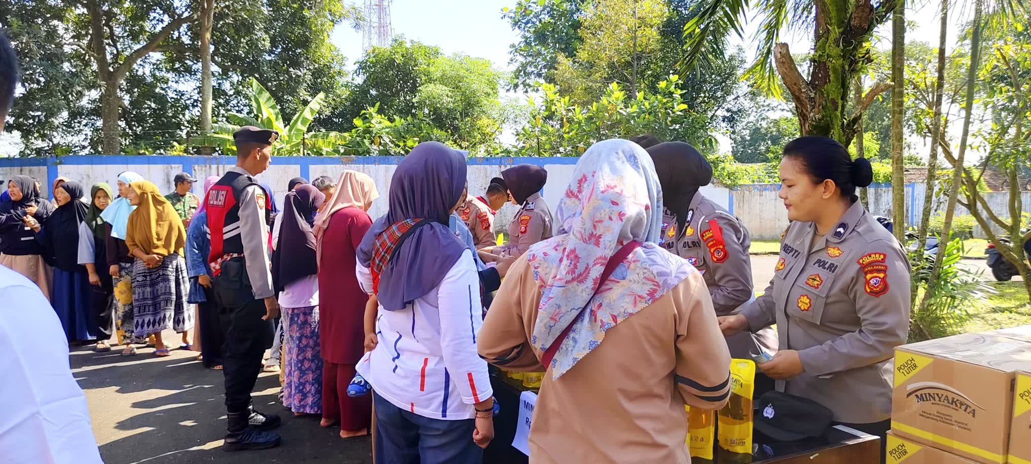 GPM Polres Kuningan, Beras dan Minyak Goreng Murah Diburu Warga