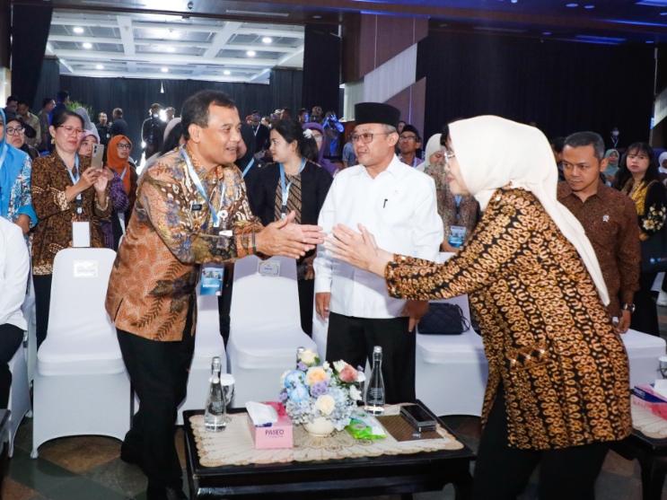 Ahmad Luthfi Sambut Positif Pemerintah Salurkan Insentif bagi Guru Non-ASN