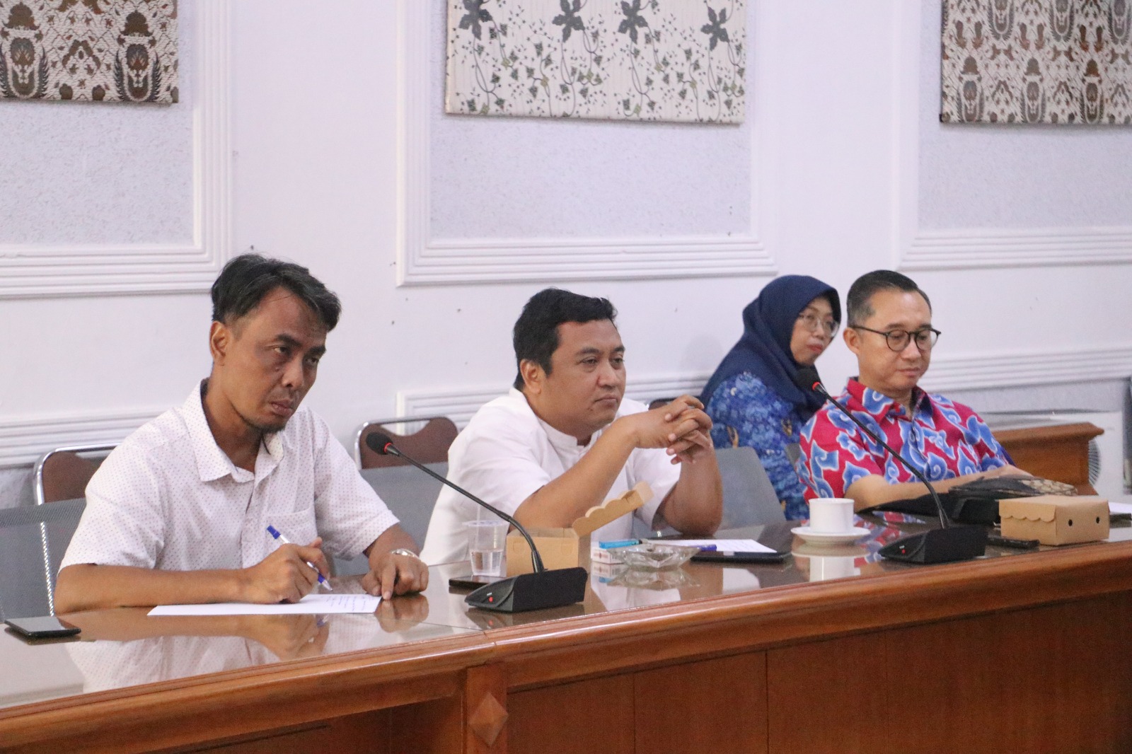 Komisi I DPRD Kota Cirebon Gelar Rapat Tindak Lanjut Keluhan Pendataan Klampid