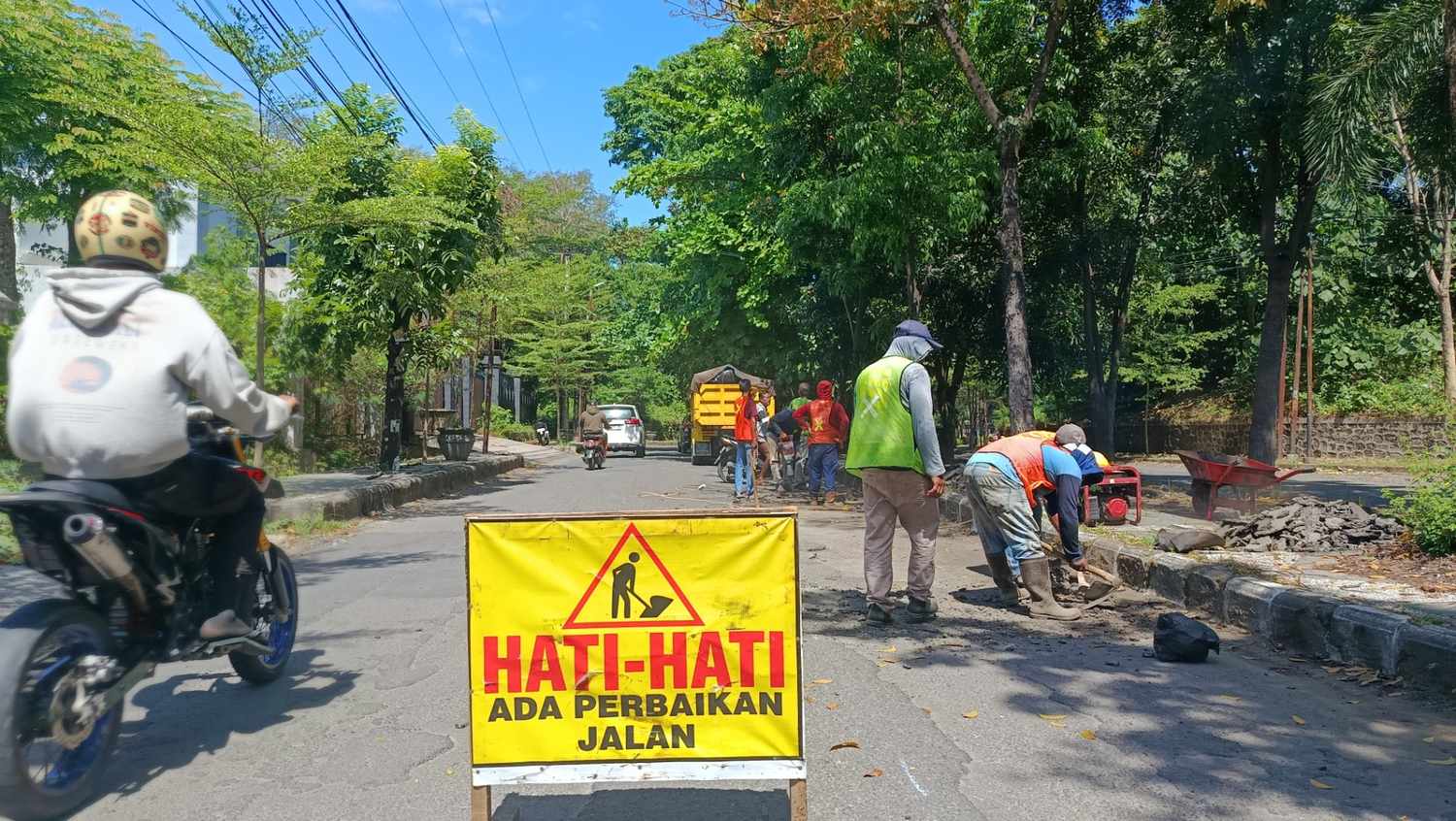 DPUTR 'Keroyok' Perbaikan, Kemarin Sasar jalan Taman Pemuda