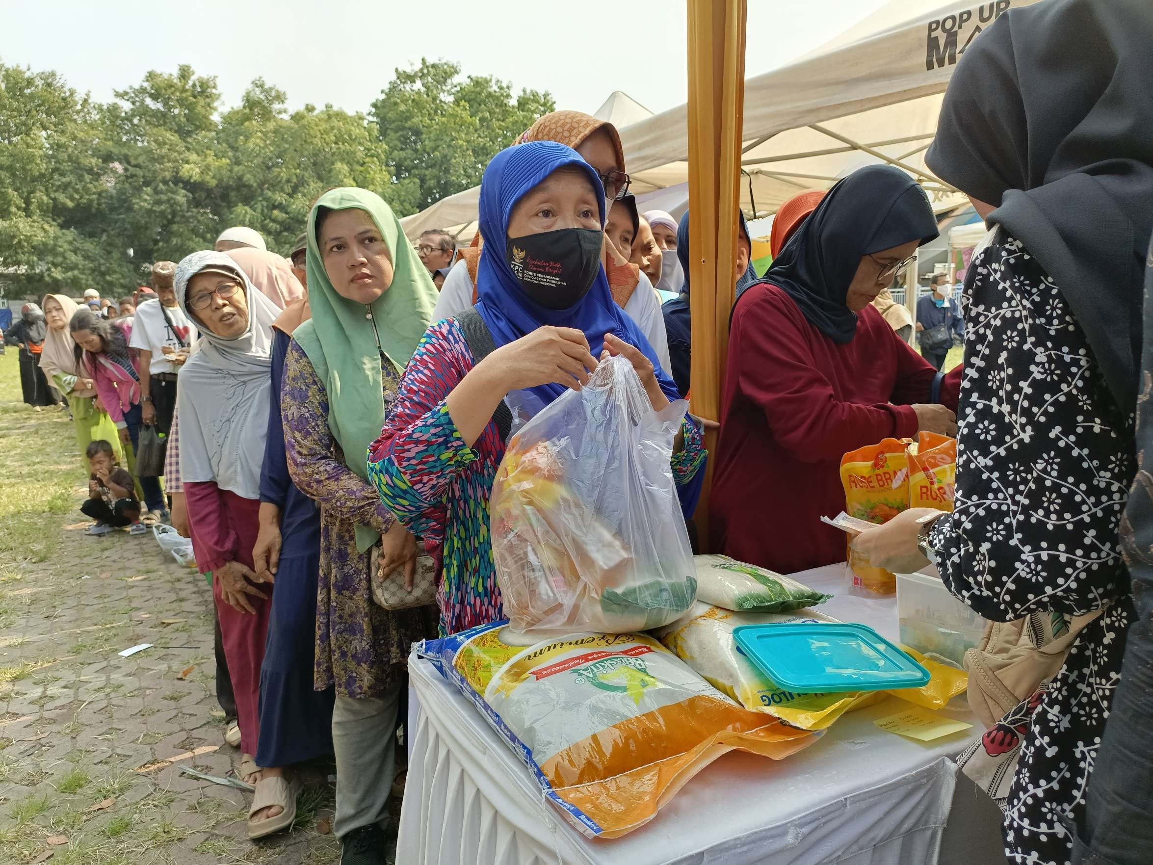 Pemkot Cirebon Hadirkan Gerakan Pangan Murah, Warga Dapat Bahan Pokok dengan Harga Murah