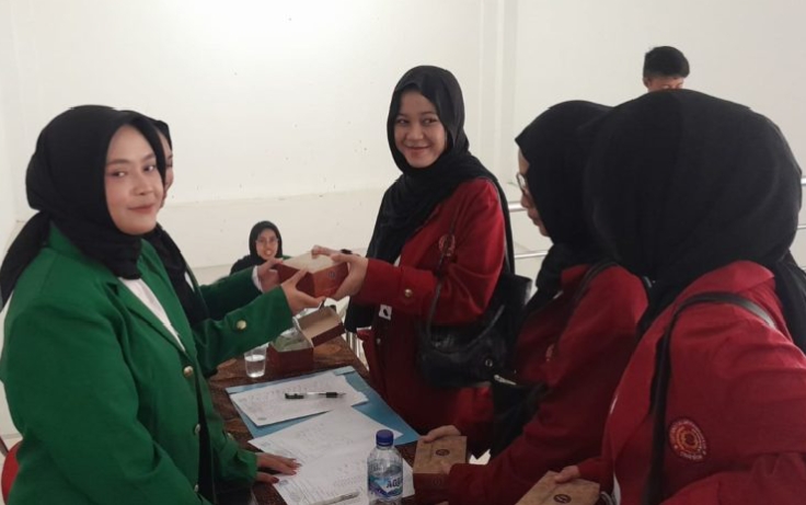 Mahasiswa HES IAIN Cirebon Gelar Kelas Profesi Advokat dan Notaris 